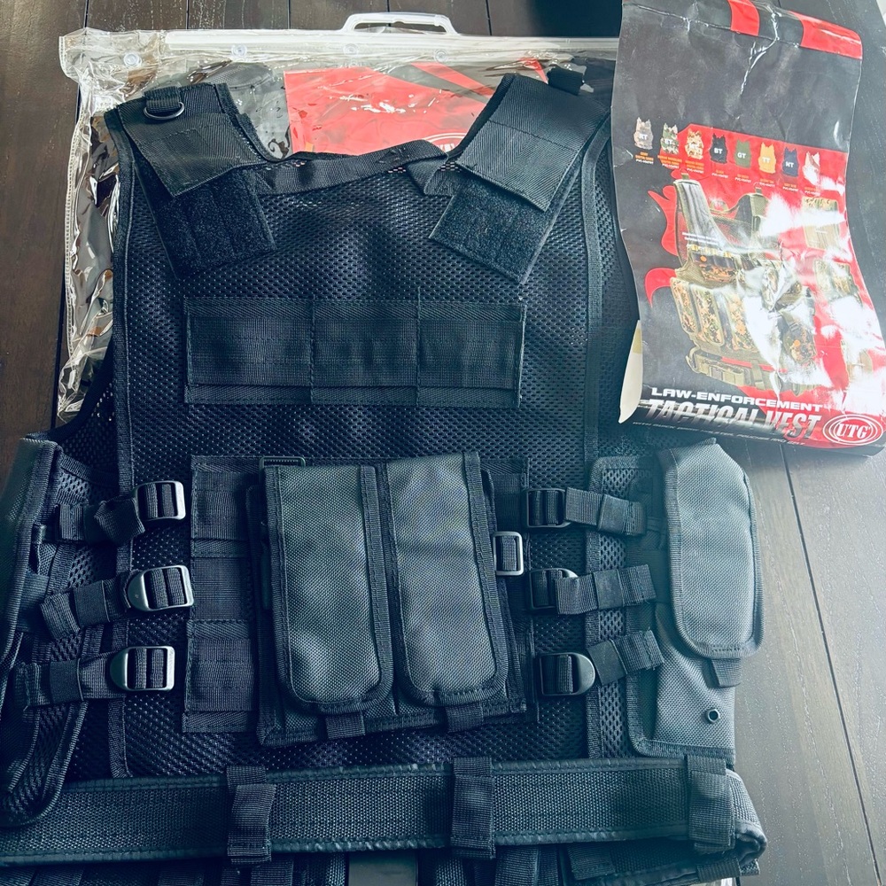 UTG Tactical Black Vest New in package